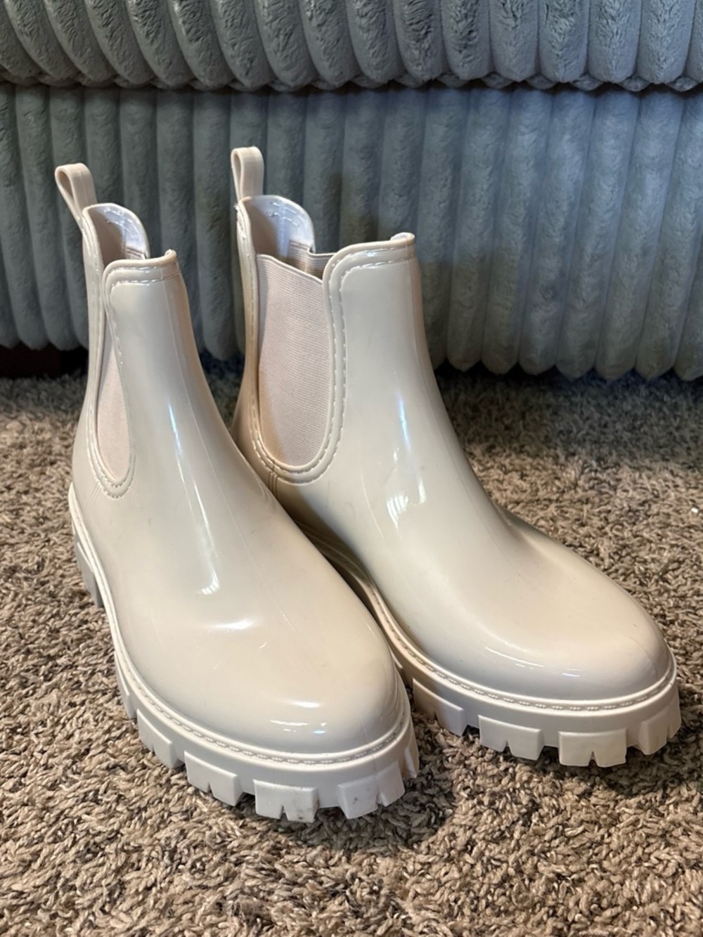 Outwoods Cream Glossy Chelsea Lug Booties